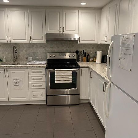 Yonge And Finch Subway !S Spacious And Modern Private Bd With Shared Bathroom Toronto Exterior foto