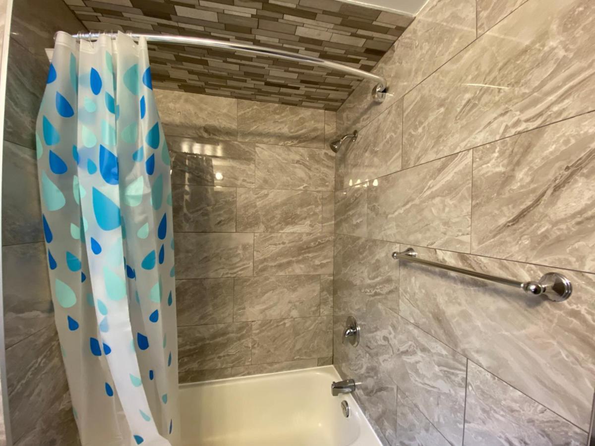 Yonge And Finch Subway !S Spacious And Modern Private Bd With Shared Bathroom Toronto Exterior foto